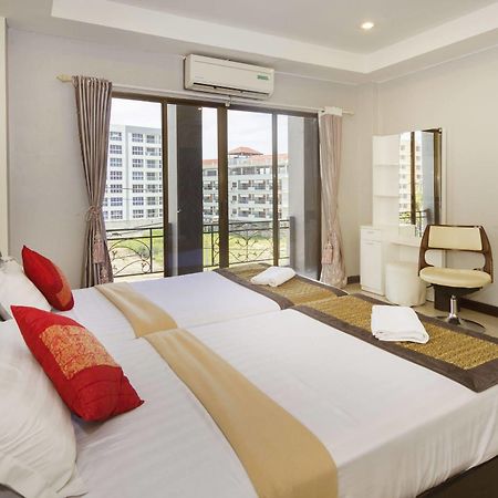 Royal Q & D Suites Pattaya Buitenkant foto