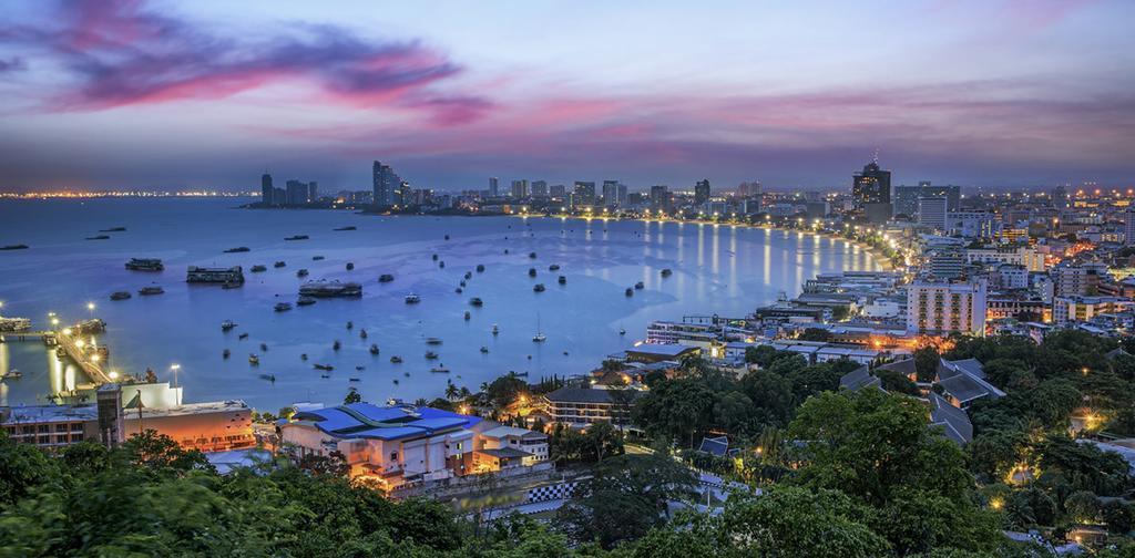 Royal Q & D Suites Pattaya Buitenkant foto