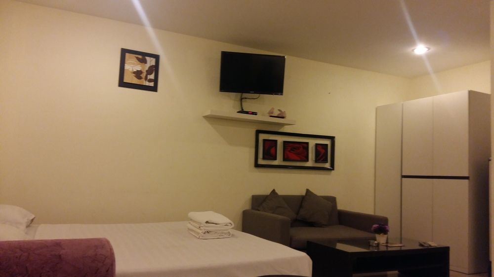 Royal Q & D Suites Pattaya Buitenkant foto