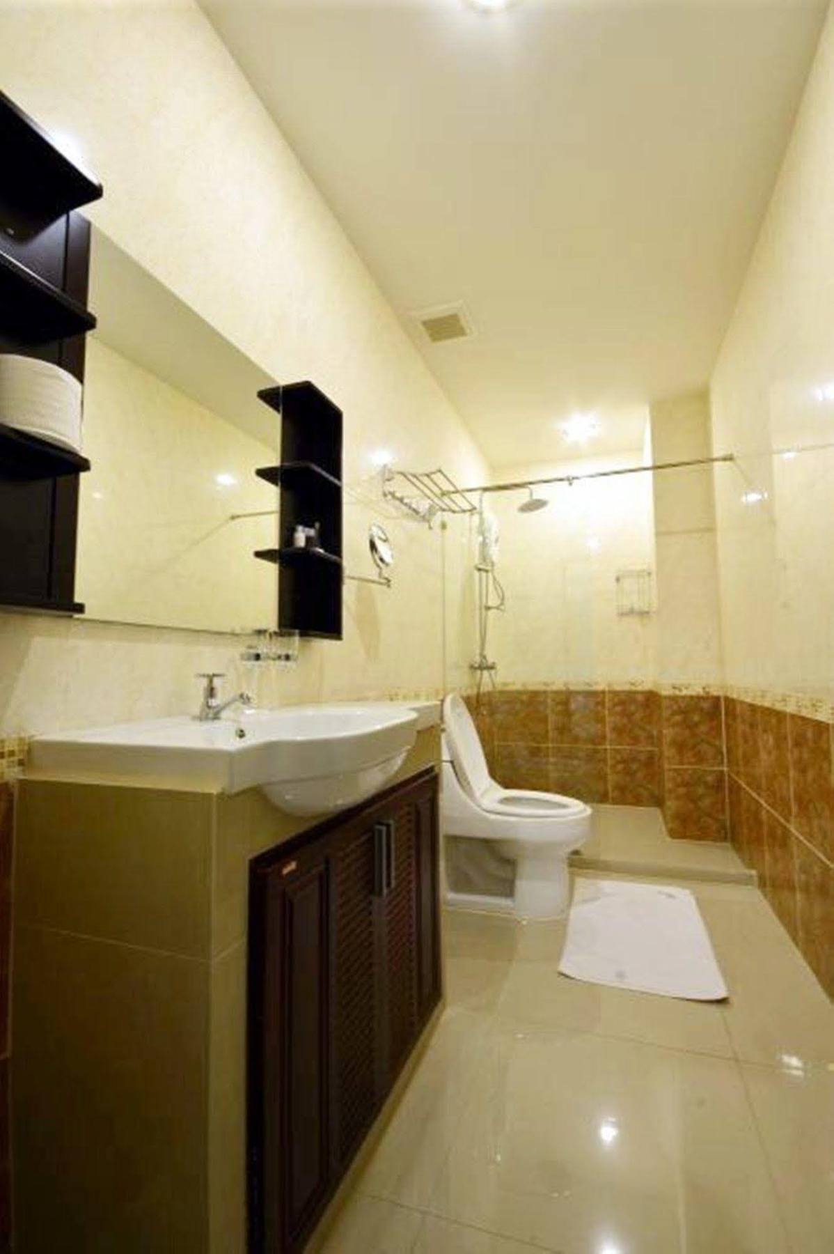 Royal Q & D Suites Pattaya Buitenkant foto