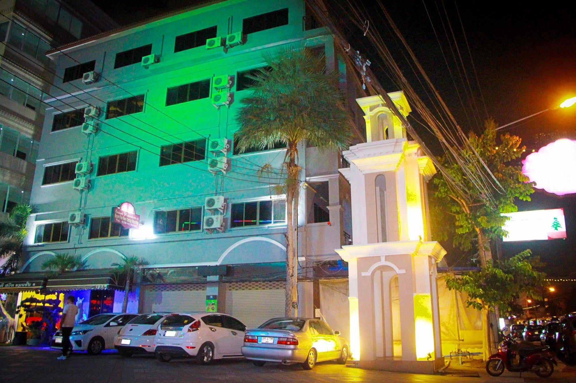 Royal Q & D Suites Pattaya Buitenkant foto