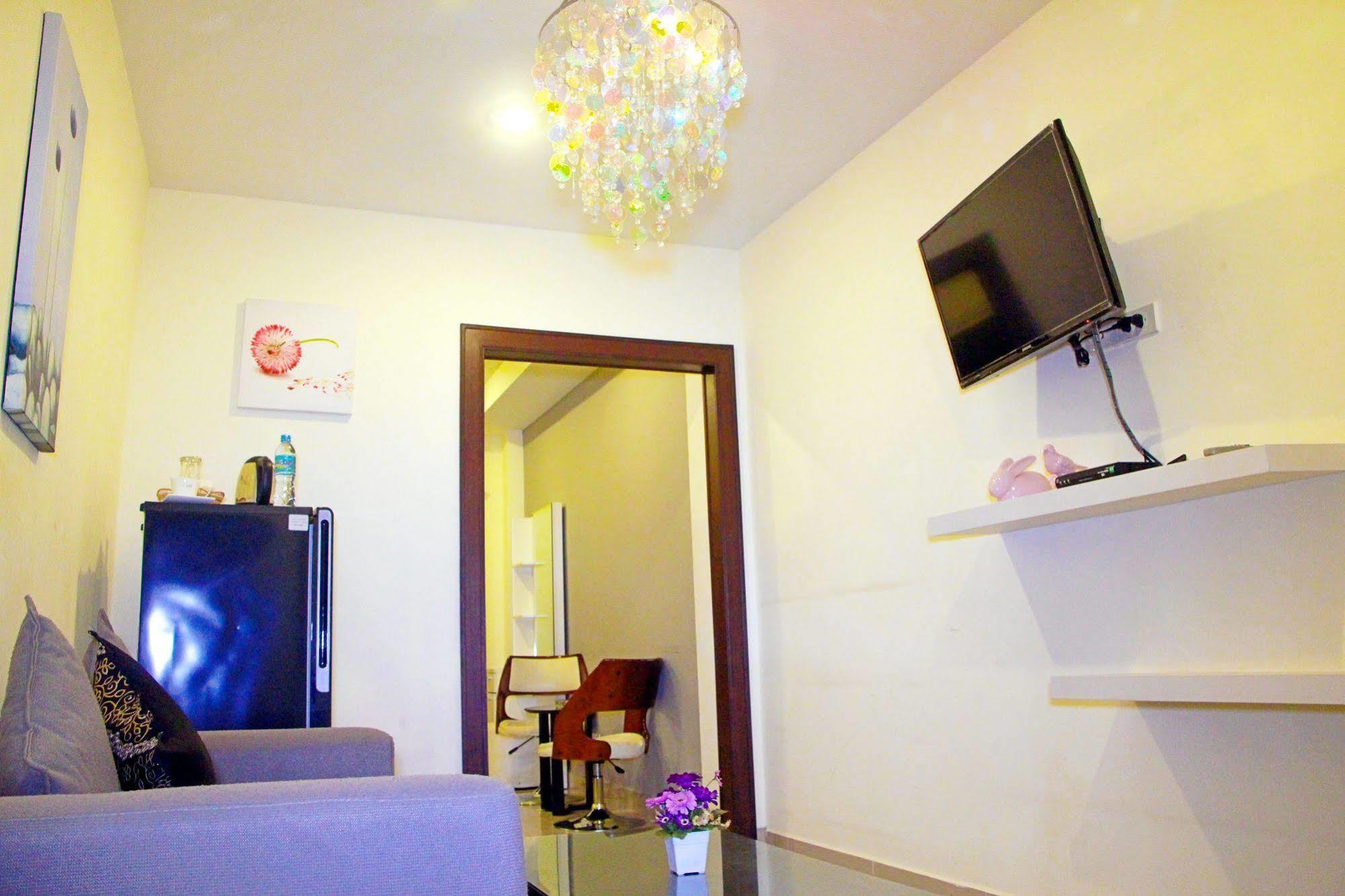 Royal Q & D Suites Pattaya Buitenkant foto